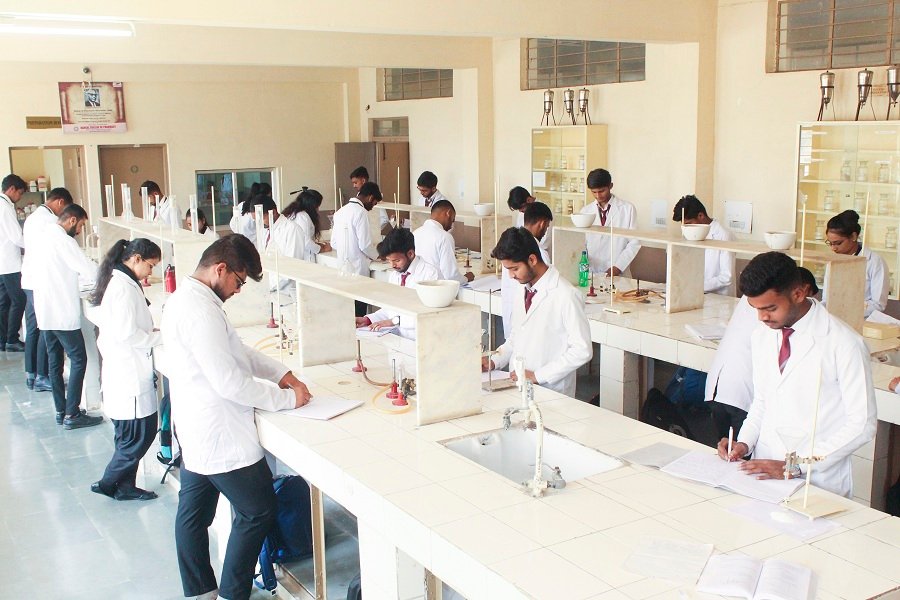 Pharmaceutics laboratory 3