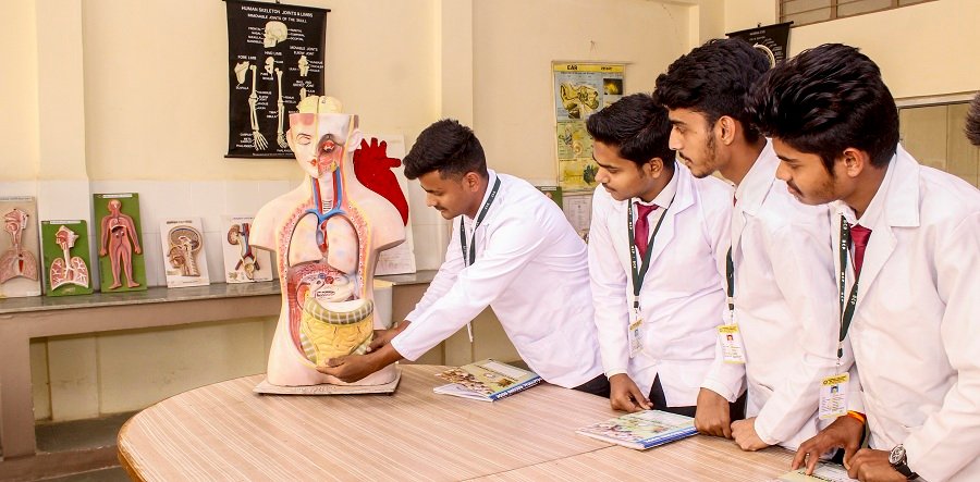 Pharmaceutics laboratory 8